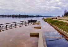 Restringen sectores de la Costanera por la crecida del río